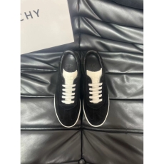 Givenchy Sneakers